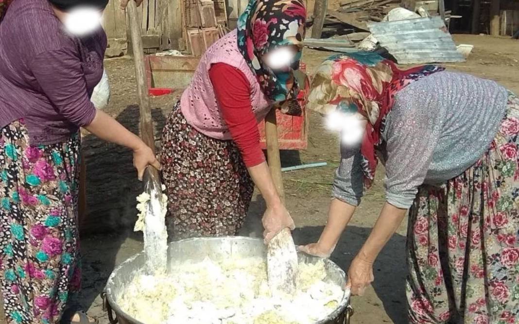 Milasın bir köyünden kadının birisinin kocası ö l-üyor kadın kocasının ö l-üsüne bakıp bakıp diyor ki 1